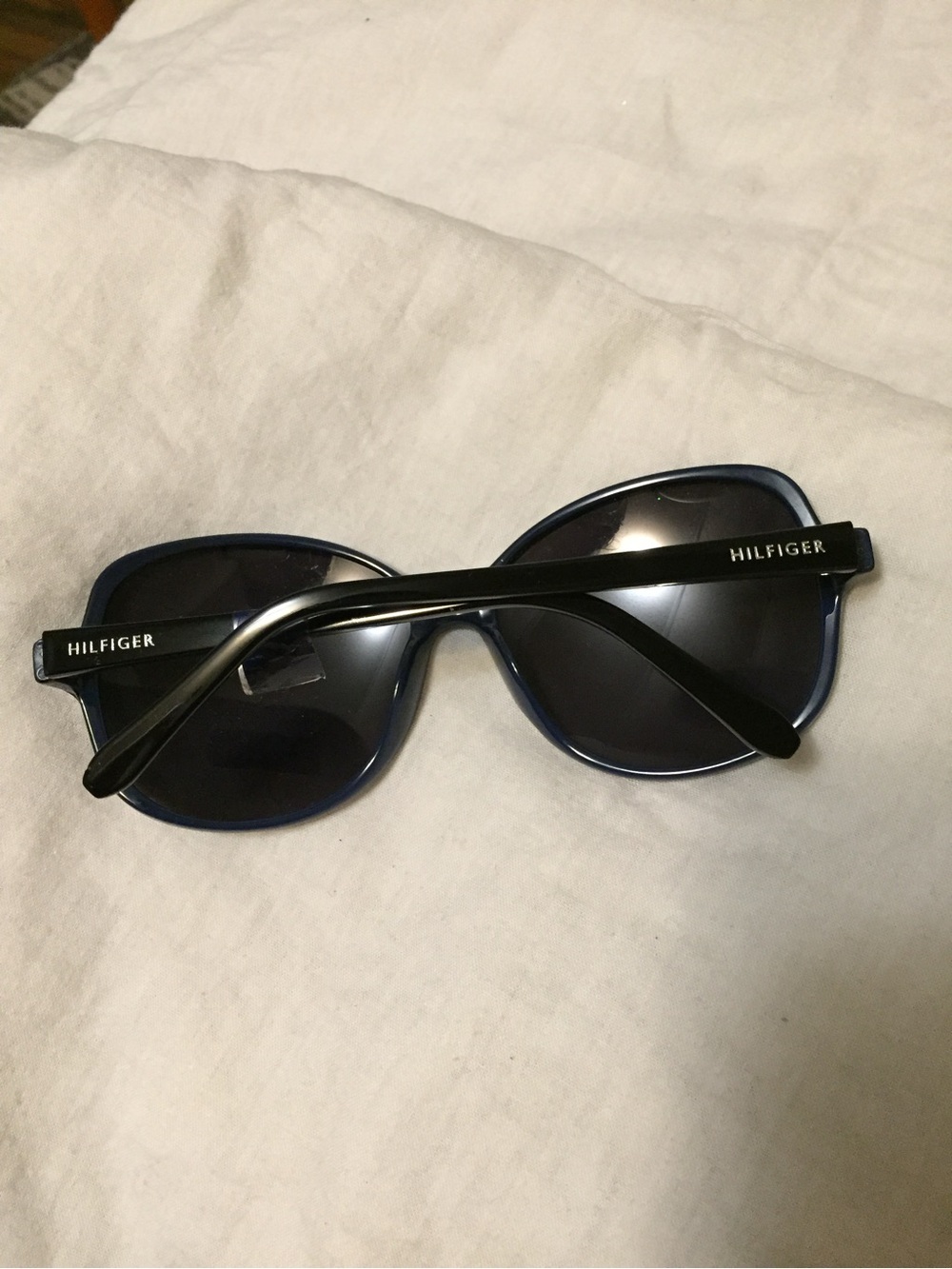 Tommy Women's Navy Frame Sunglasses